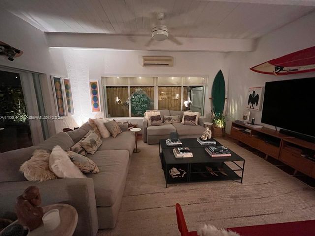 240 Greenwood Dr 240, Key Biscayne, FL 33149