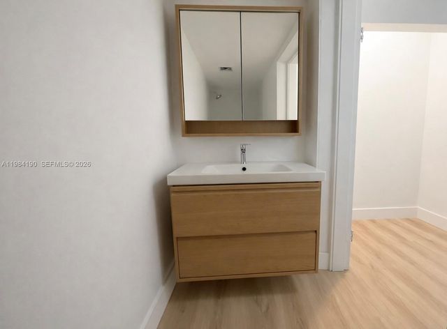 240 Greenwood Dr 240, Key Biscayne, FL 33149