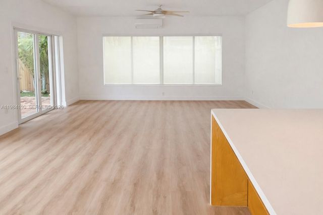 240 Greenwood Dr 240, Key Biscayne, FL 33149