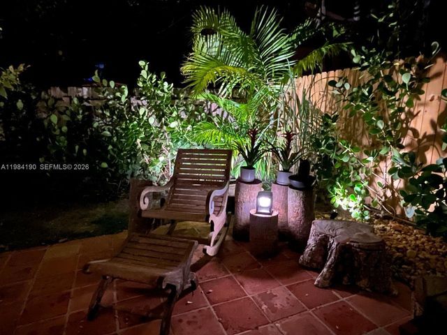 240 Greenwood Dr 240, Key Biscayne, FL 33149