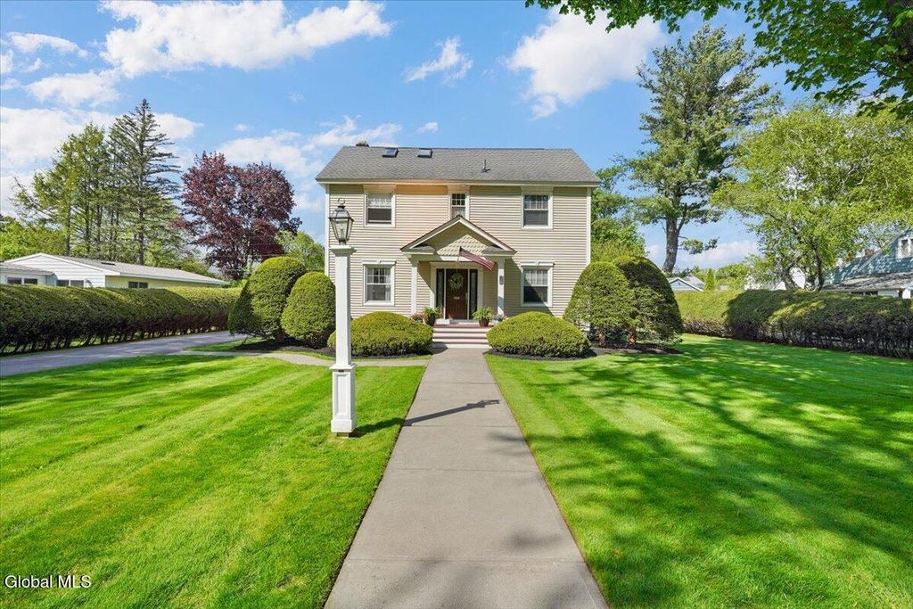 718 Riverside Avenue, Glenville, NY 12302