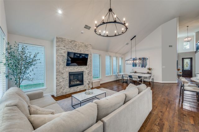 8229 Lindsay Gardens, The Colony, TX 75056