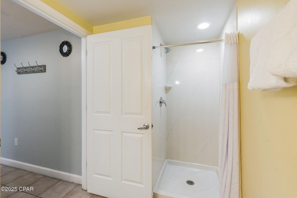 Image 7 of property listing at 9900 Thomas Drive 1330, Panama City Beach, FL 32408