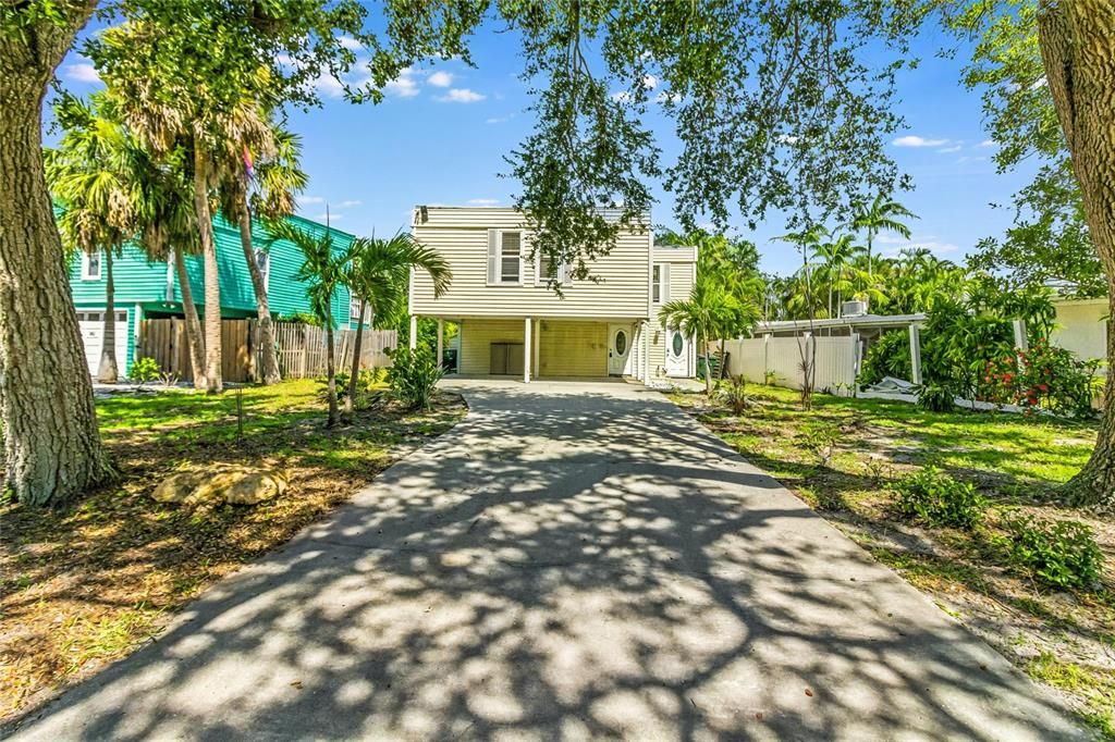 643 CALLE DE PERU, Sarasota, FL 34242