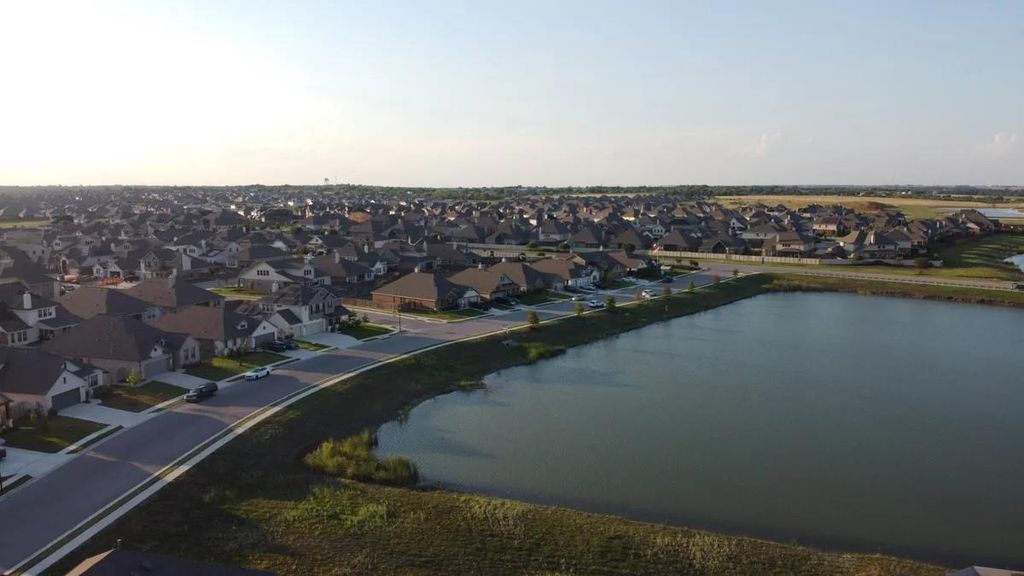 20301 CRESTED CARACARA LN, Pflugerville, TX 78660