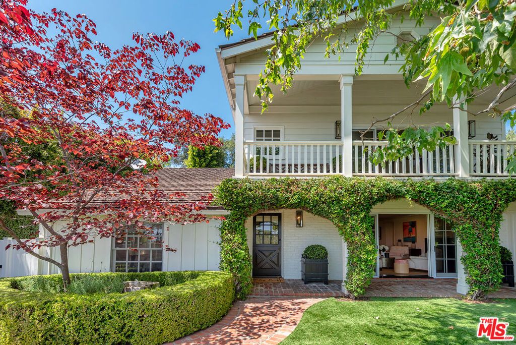 11532 Thurston Circle, Los Angeles, CA 90049 — photo 2