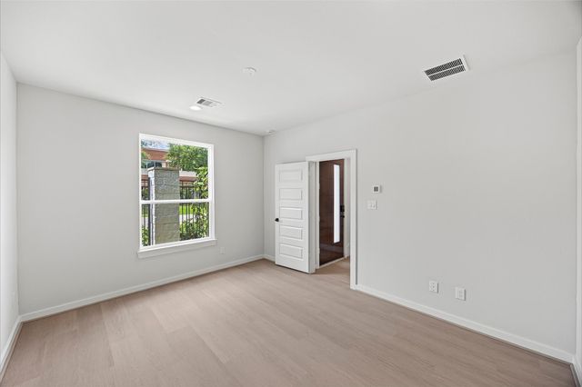 523 Hillwood Heights Drive, Houston, TX 77091