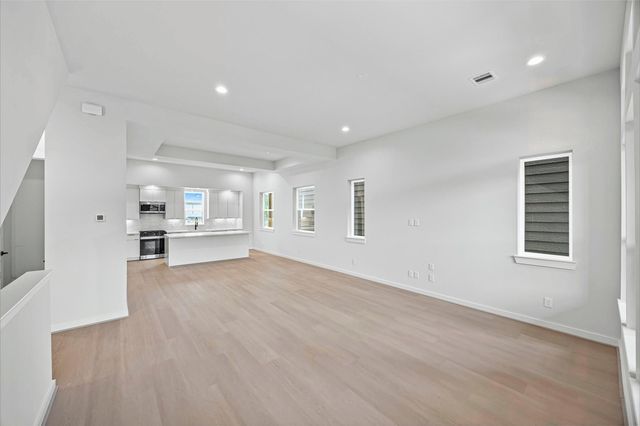 523 Hillwood Heights Drive, Houston, TX 77091