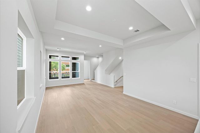 523 Hillwood Heights Drive, Houston, TX 77091