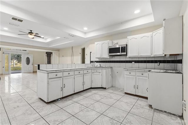 335 Watts Avenue, Progreso, TX 78596