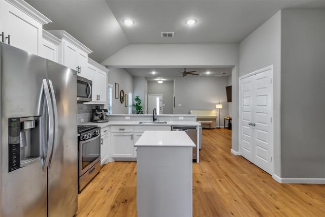 2432 Rocky Mountain Drive, Royse City, TX 75189