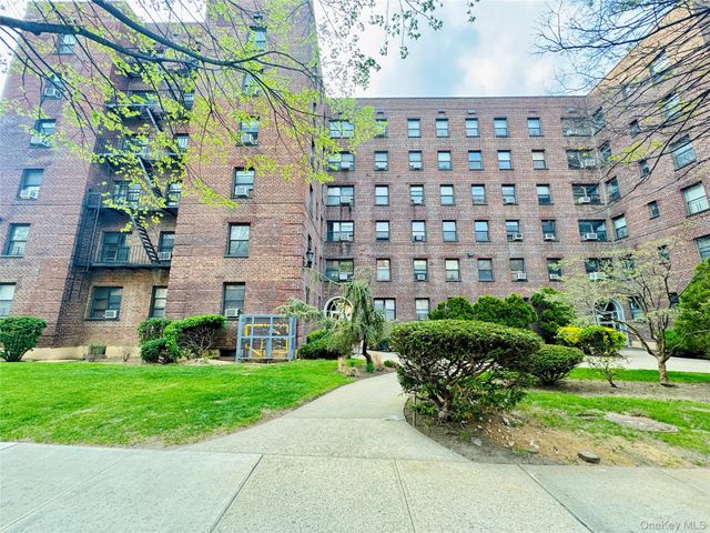2518 Union Street 2E, Flushing, NY 11354