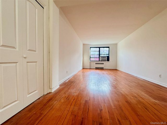 2518 Union Street 2E, Flushing, NY 11354