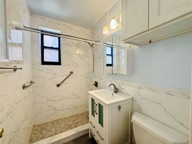 2518 Union Street 2E, Flushing, NY 11354