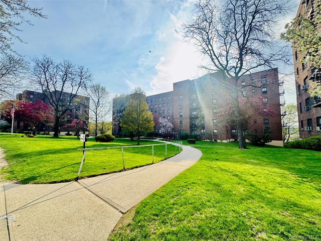 2518 Union Street 2E, Flushing, NY 11354