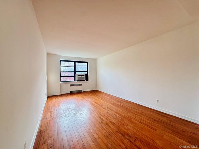 2518 Union Street 2E, Flushing, NY 11354