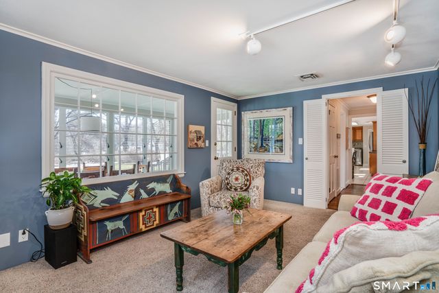 15 Avondale Road, West Hartford, CT 06117