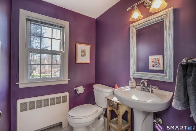 15 Avondale Road, West Hartford, CT 06117