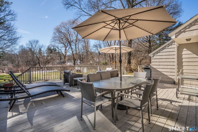 15 Avondale Road, West Hartford, CT 06117