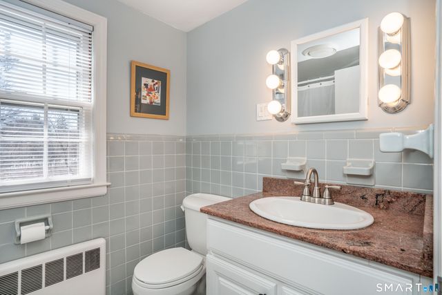 15 Avondale Road, West Hartford, CT 06117