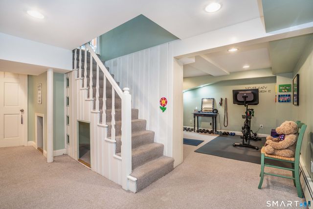 15 Avondale Road, West Hartford, CT 06117