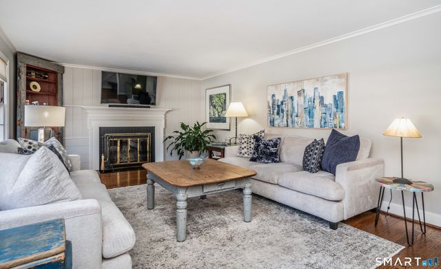 15 Avondale Road, West Hartford, CT 06117