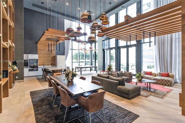 1010 Brickell Ave 3207, Miami, FL 33131