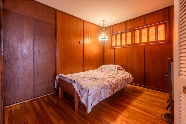 226-18 77 Avenue, Oakland Gardens, NY 11364