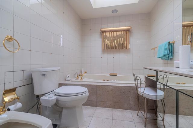 226-18 77 Avenue, Oakland Gardens, NY 11364