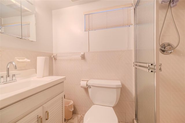 226-18 77 Avenue, Oakland Gardens, NY 11364
