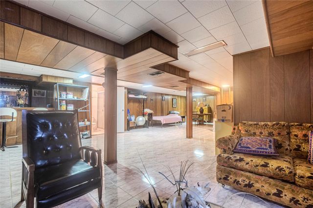 226-18 77 Avenue, Oakland Gardens, NY 11364