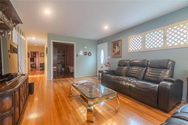 226-18 77 Avenue, Oakland Gardens, NY 11364