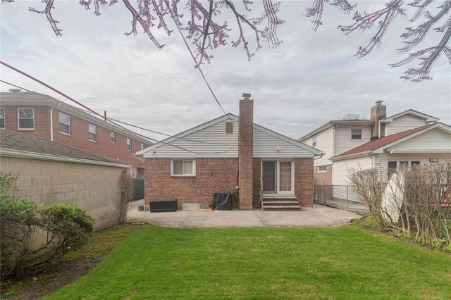 226-18 77 Avenue, Oakland Gardens, NY 11364