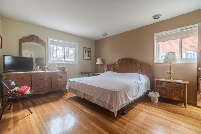 226-18 77 Avenue, Oakland Gardens, NY 11364