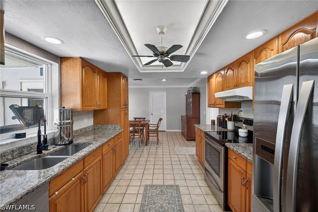 2333 Dover AVE, Fort Myers, FL 33907