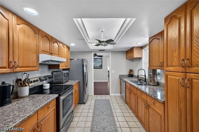 2333 Dover AVE, Fort Myers, FL 33907