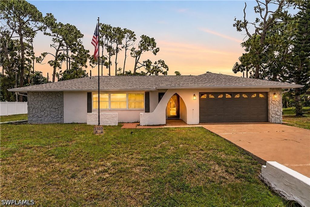 2333 Dover AVE, Fort Myers, FL 33907
