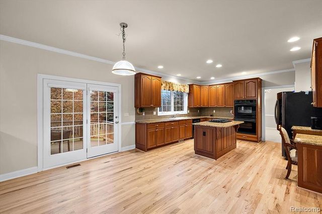 26566 Anchorage Court, Novi, MI 48374