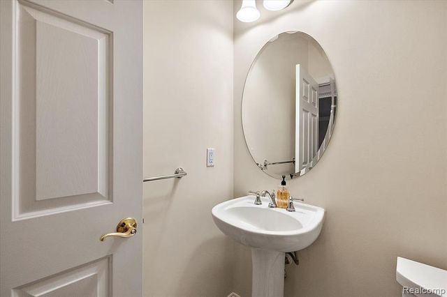 26566 Anchorage Court, Novi, MI 48374