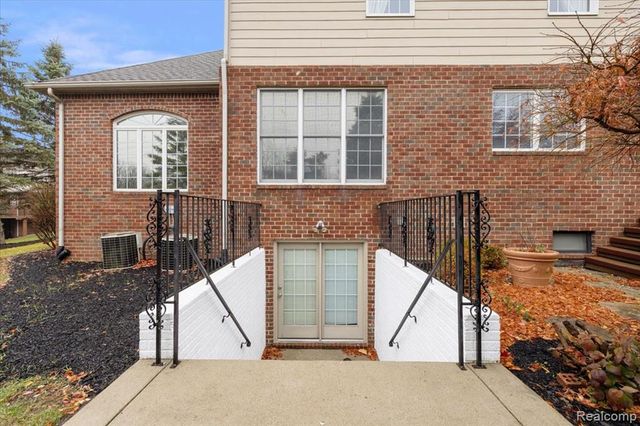 26566 Anchorage Court, Novi, MI 48374