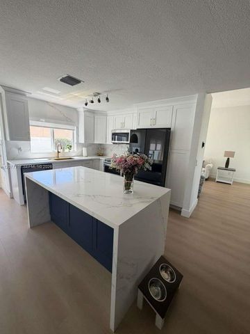 1920 NW 182nd Terrace, Pembroke Pines, FL 33029