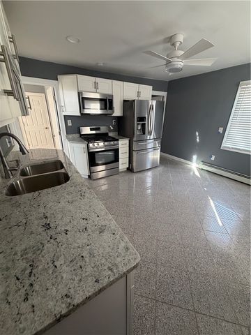 24 De Soto Street 3, Providence, RI 02909