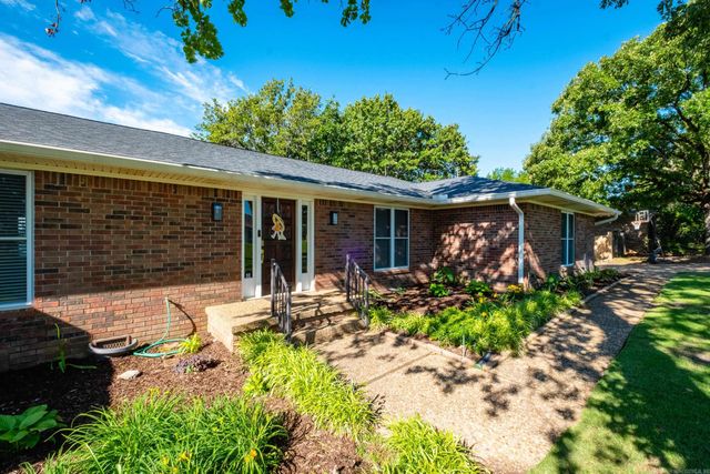 13241 Rivercrest Drive, Little Rock, AR 72212