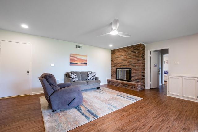 13241 Rivercrest Drive, Little Rock, AR 72212