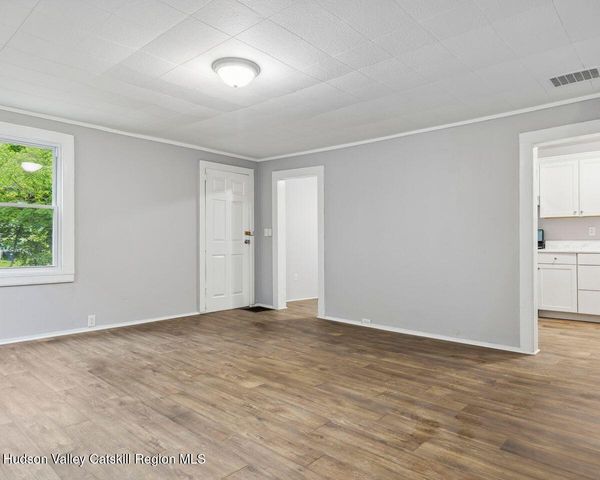 150 2nd Street, Esopus, NY 12429