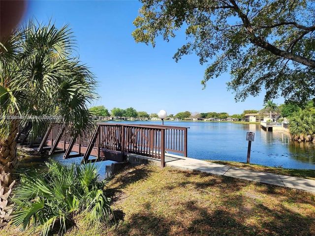 140 Fox Road 3-46, Hollywood, FL 33024