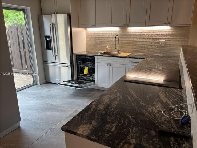 140 Fox Road 3-46, Hollywood, FL 33024