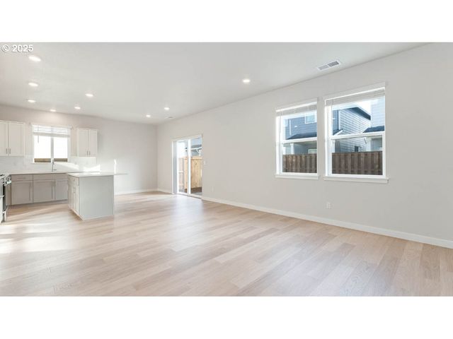 2006 Aspen Ln, Forest Grove, OR 97116