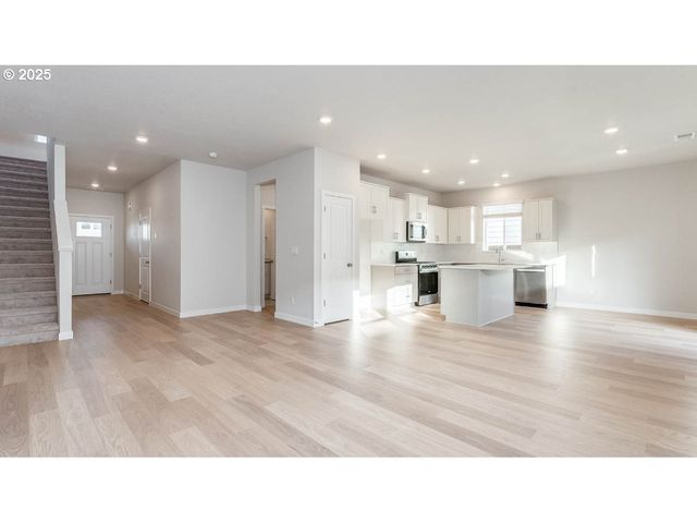 2006 Aspen Ln, Forest Grove, OR 97116