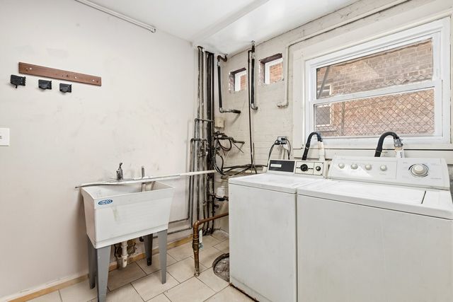 5322 S 72nd Court, Summit, IL 60501